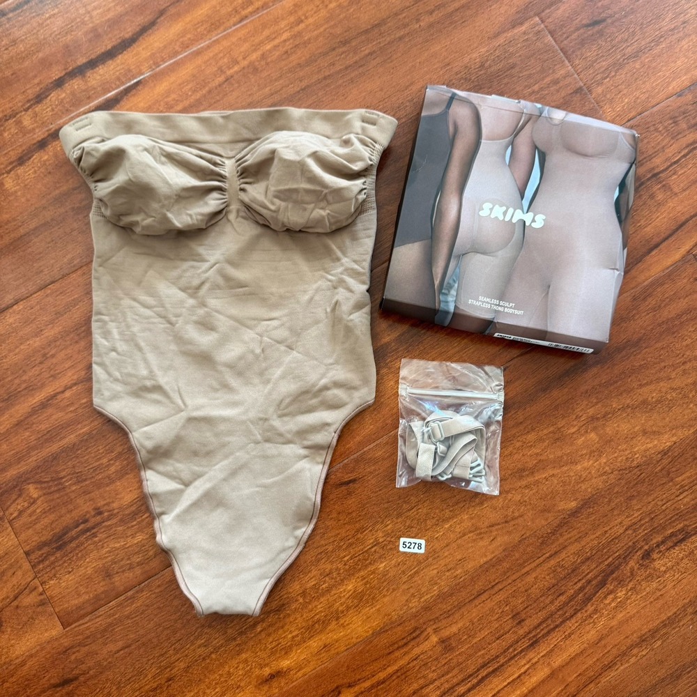 SKIMS Seamless Sculpt Strapless Thong Bodysuit Sienna Women's Size L NWB $72